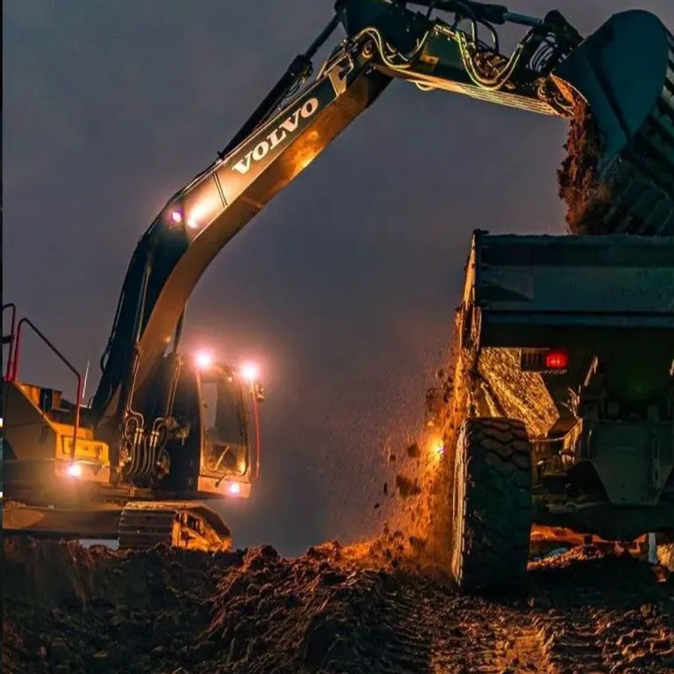 Máquina pesada em um canteiro de obras